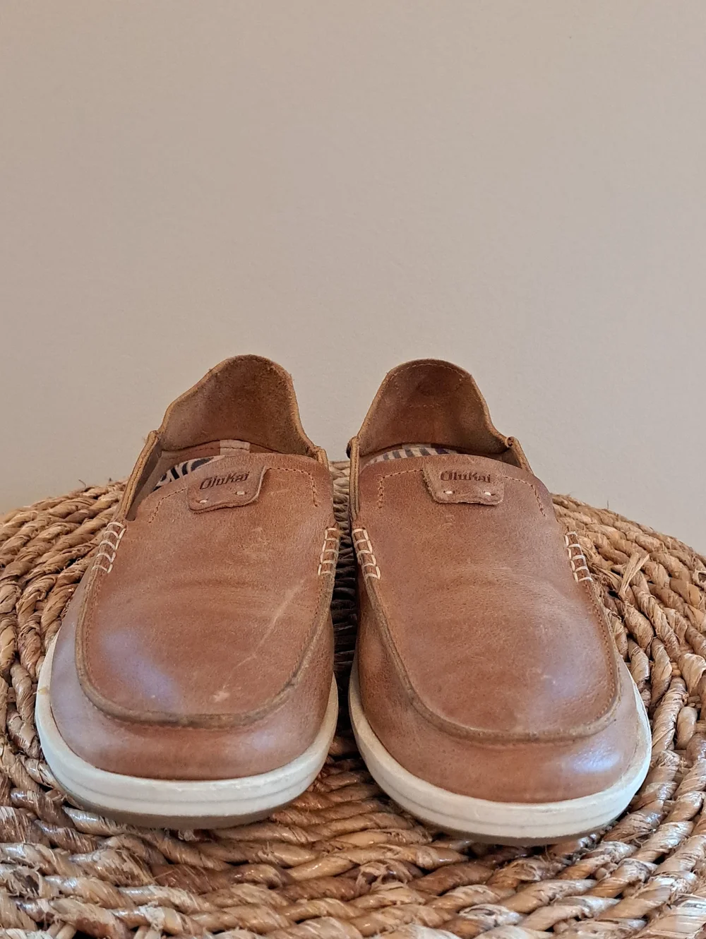 OluKai Mens Kakaha Tan/Brown Leather Slip-On Casual/Preppy Loafers 7/40